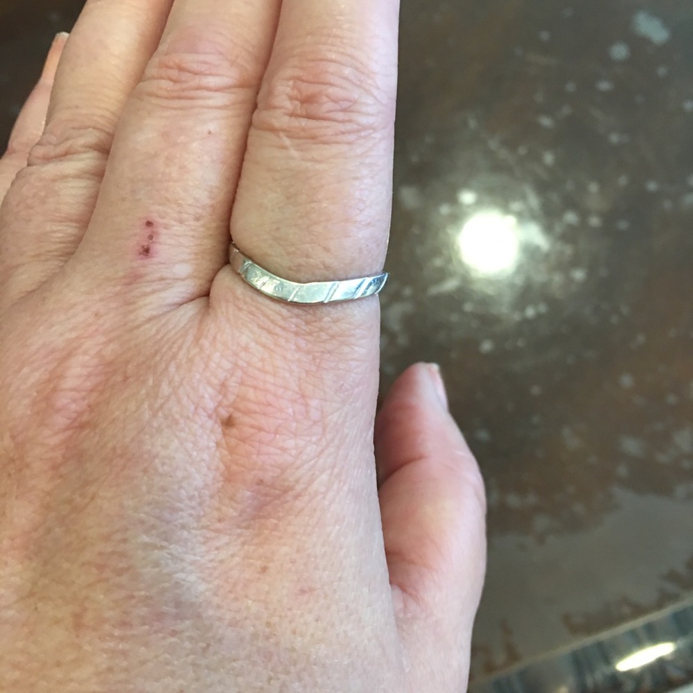 14k white gold chevron ring